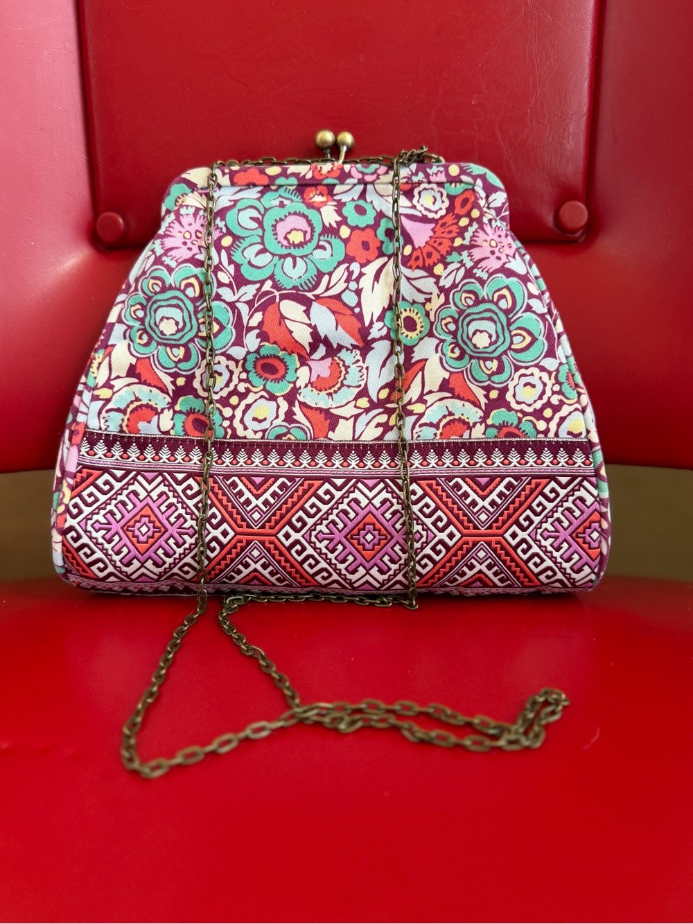 Floral Kiss-Lock Clutch in Red and Pink